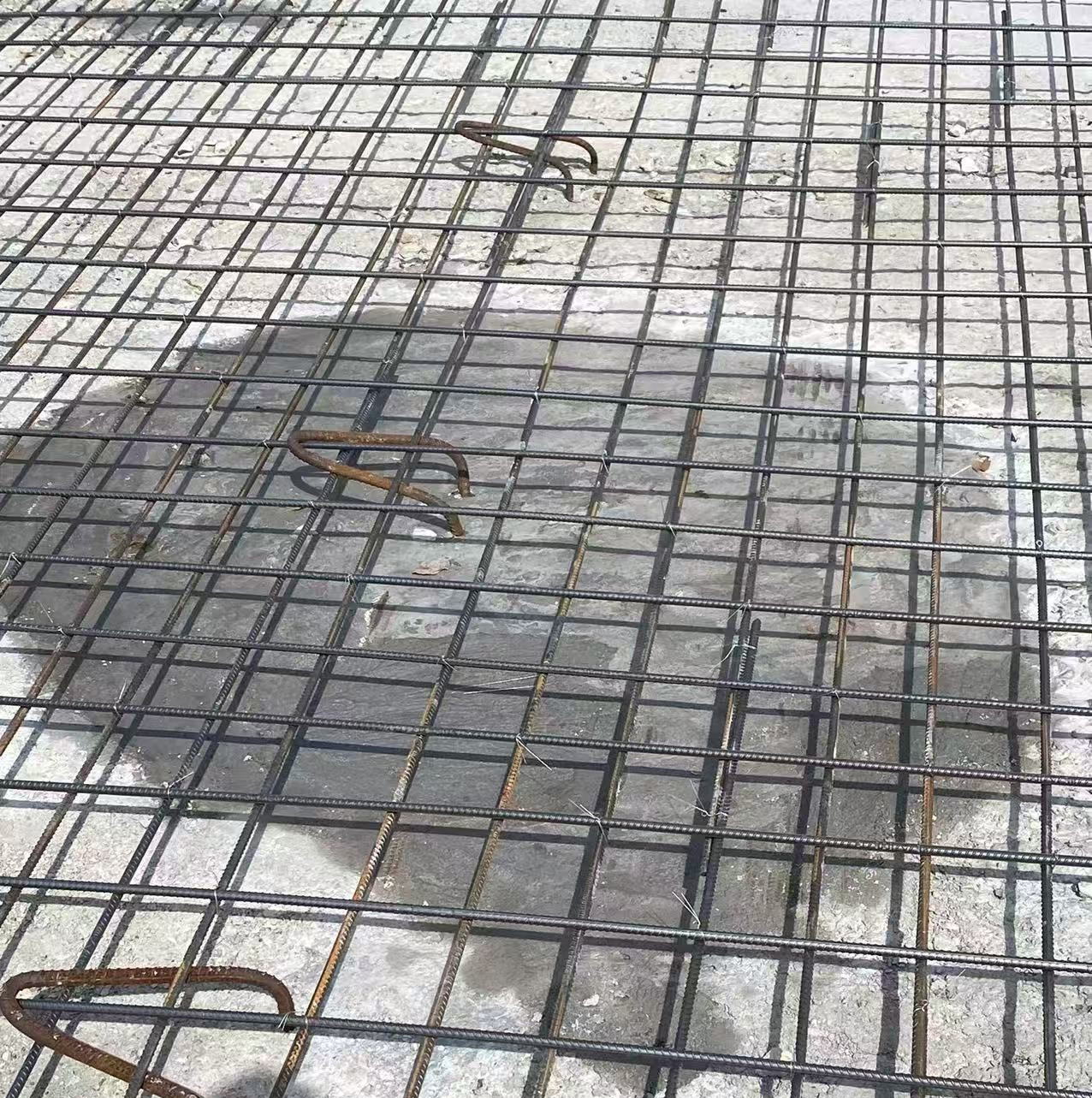 黑色水泥混凝土：城市路口的 “硬核”新选择