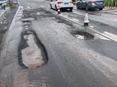 黑色水泥混凝土：城市路口的 “硬核”新选择